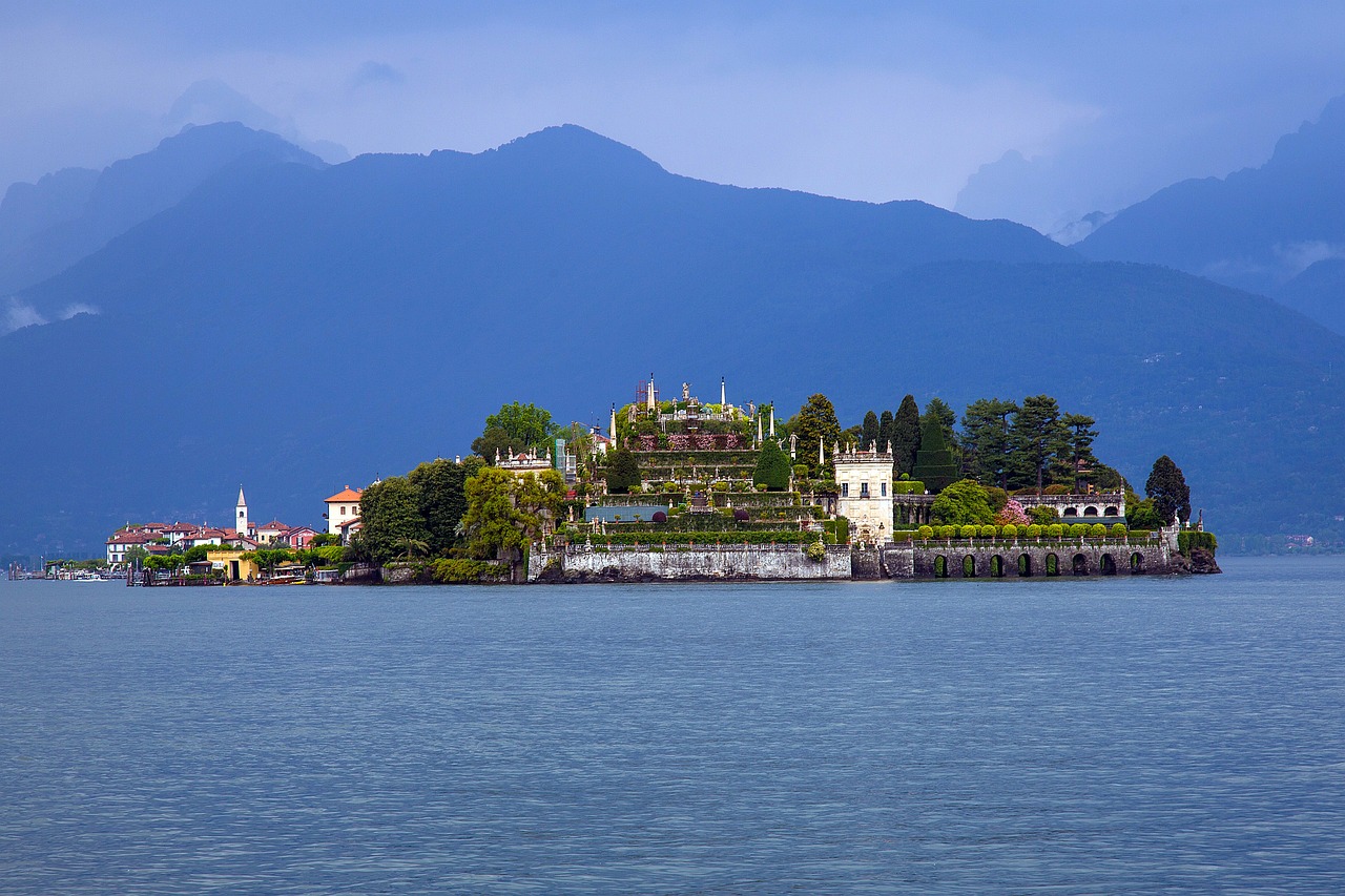 Crociera con le sirene al Lago Maggiore