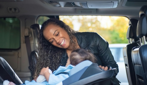 Nuove regole seggiolini auto, cosa fare con quelli vecchi